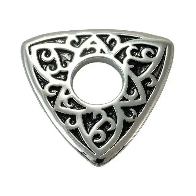 Plektrum im Tribal Design Triangle